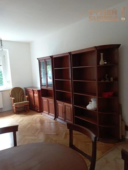 VYMEŇ SUSEDA! – VÝNIMOČNÝ 3 IZB. ZARIADENÝ BYT , ORAVSKÁ UL., BA II