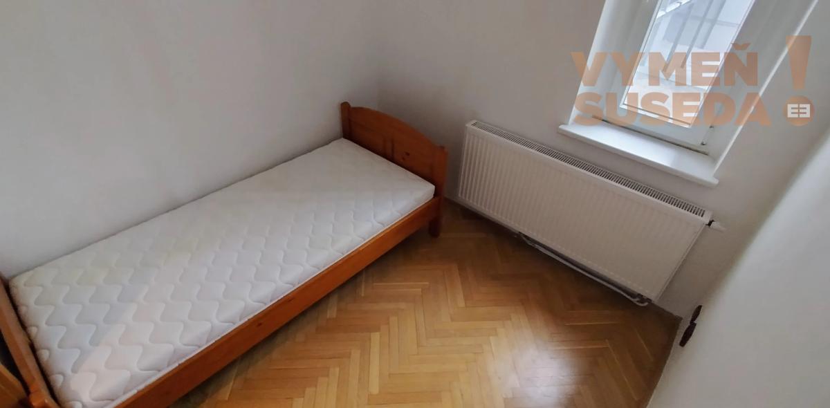 VYMEŇ SUSEDA! – VÝNIMOČNÝ 3 IZB. ZARIADENÝ BYT , ORAVSKÁ UL., BA II