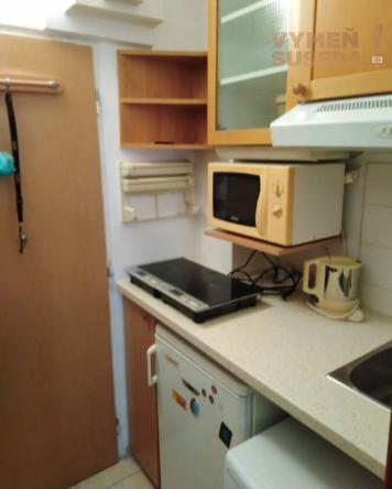 VYMEŇ SUSEDA! Skvelá investícia - garsónka v Bratislave, ulica Československých parašutistov