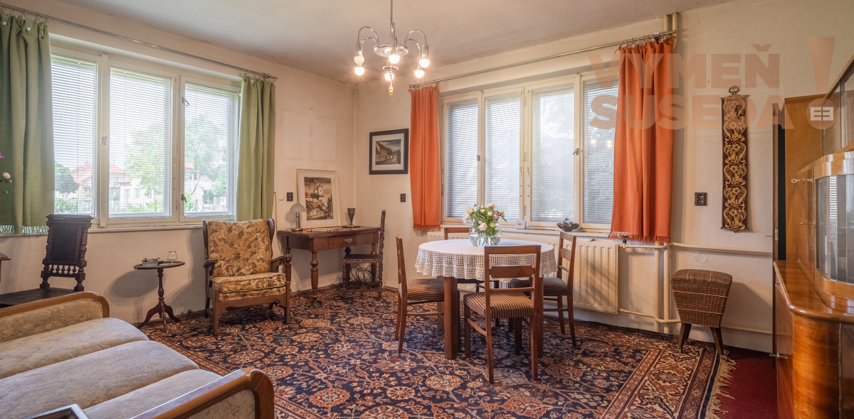 REZERVOVANÉ! - VÝNIMOČNÝ 4 IZB. RD S VLASTNÝM PARKOM 1.614m2, CENTRUM SKALICA.