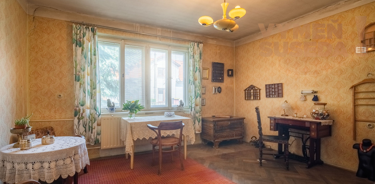 REZERVOVANÉ! - VÝNIMOČNÝ 4 IZB. RD S VLASTNÝM PARKOM 1.614m2, CENTRUM SKALICA.