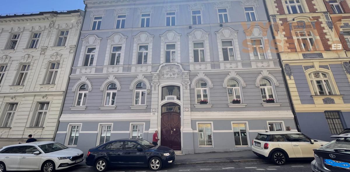 Výnimočný staromestský byt v centre mesta na prenájom 3,5-izbového bytu vhodný aj ako kancelária, Bratislava – Staré Mesto ulica Lešková