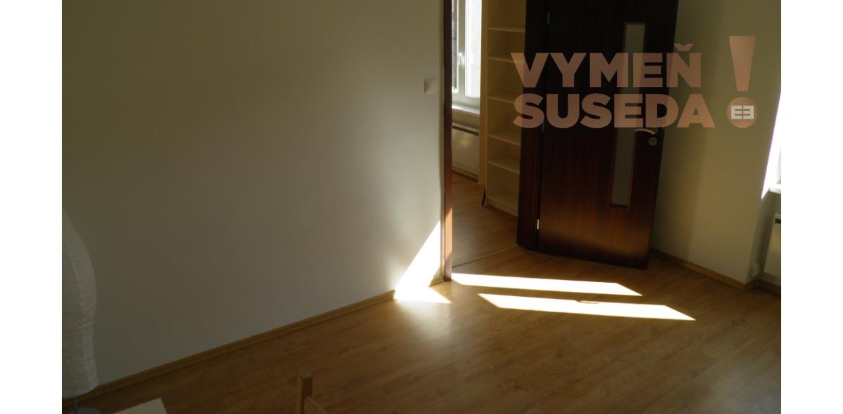 VYMEŇ SUSEDA! - Výnimočný 2-izb. byt v centre Bratislavy  na Obchodnej  ulici