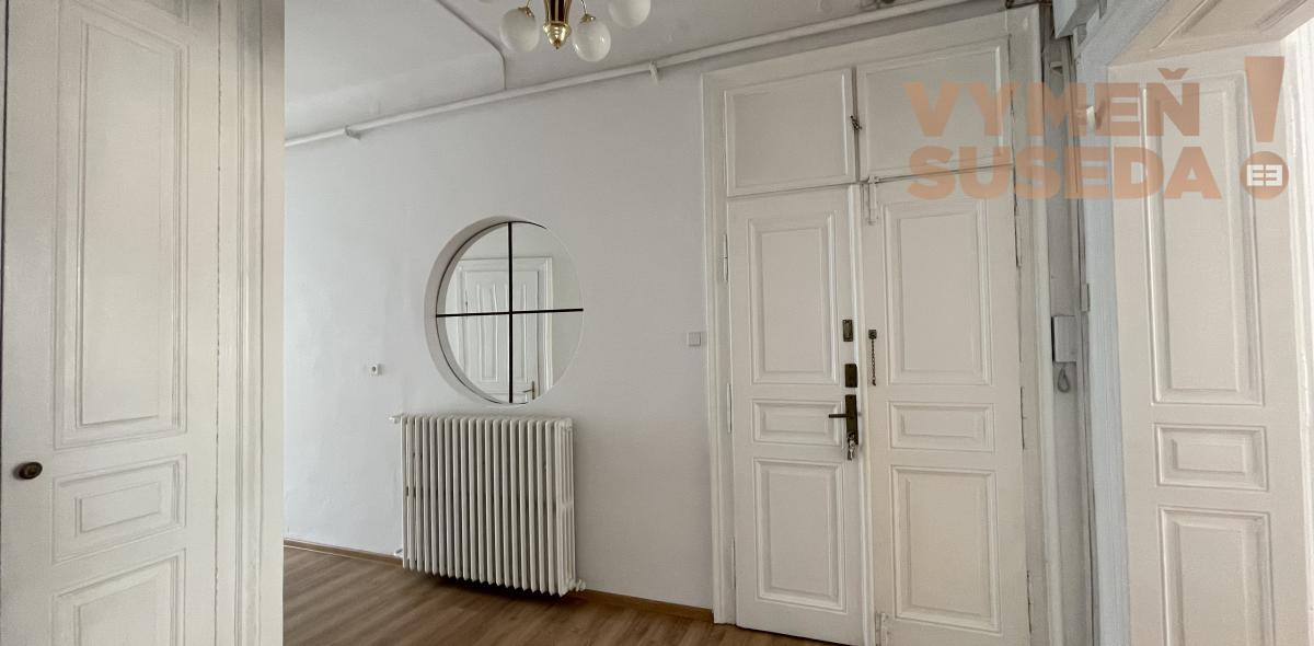 Výnimočný staromestský byt v centre mesta na prenájom 3,5-izbového bytu vhodný aj ako kancelária, Bratislava – Staré Mesto ulica Lešková