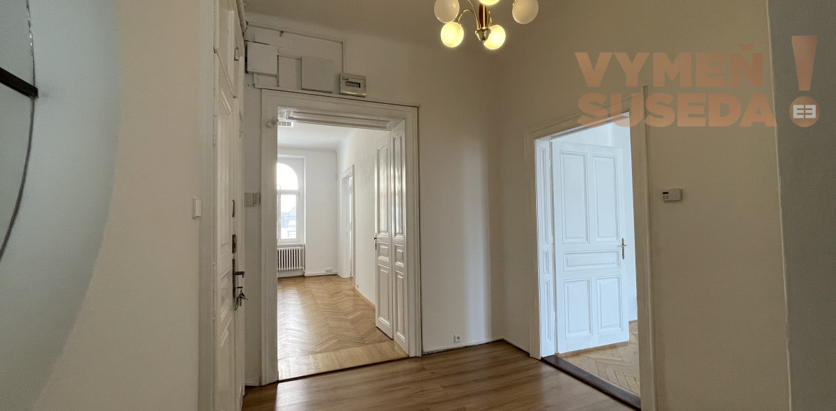 Výnimočný staromestský byt v centre mesta na prenájom 3,5-izbového bytu vhodný aj ako kancelária, Bratislava – Staré Mesto ulica Lešková