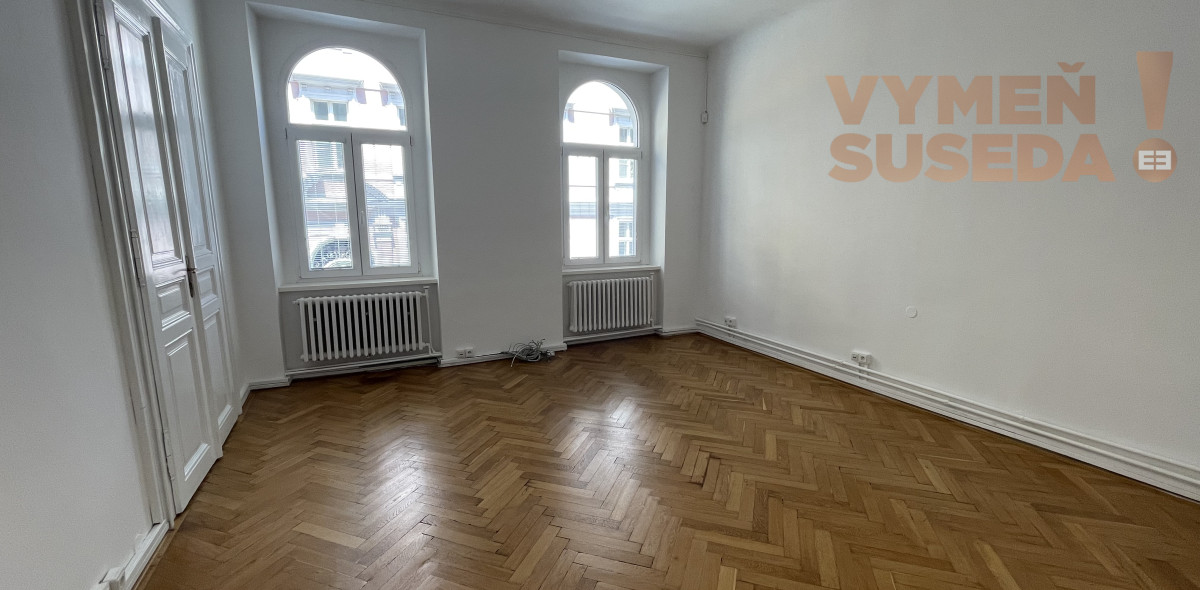 Výnimočný staromestský byt v centre mesta na prenájom 3,5-izbového bytu vhodný aj ako kancelária, Bratislava – Staré Mesto ulica Lešková