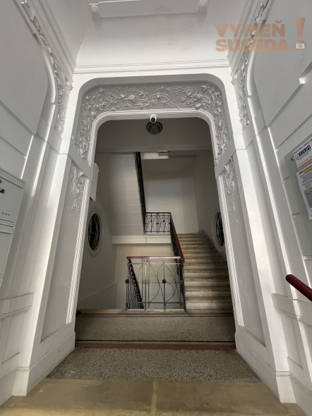 Výnimočný staromestský byt v centre mesta na prenájom 3,5-izbového bytu vhodný aj ako kancelária, Bratislava – Staré Mesto ulica Lešková