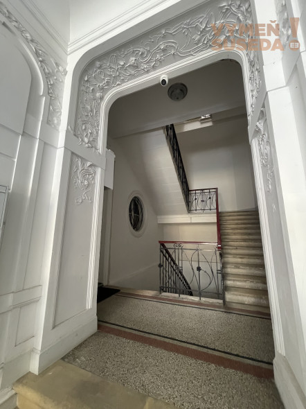 Výnimočný staromestský byt v centre mesta na prenájom 3,5-izbového bytu vhodný aj ako kancelária, Bratislava – Staré Mesto ulica Lešková