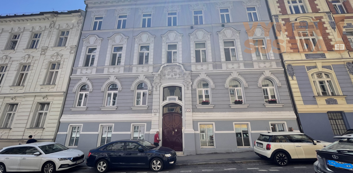 Výnimočný staromestský byt v centre mesta na prenájom 3,5-izbového bytu vhodný aj ako kancelária, Bratislava – Staré Mesto ulica Lešková