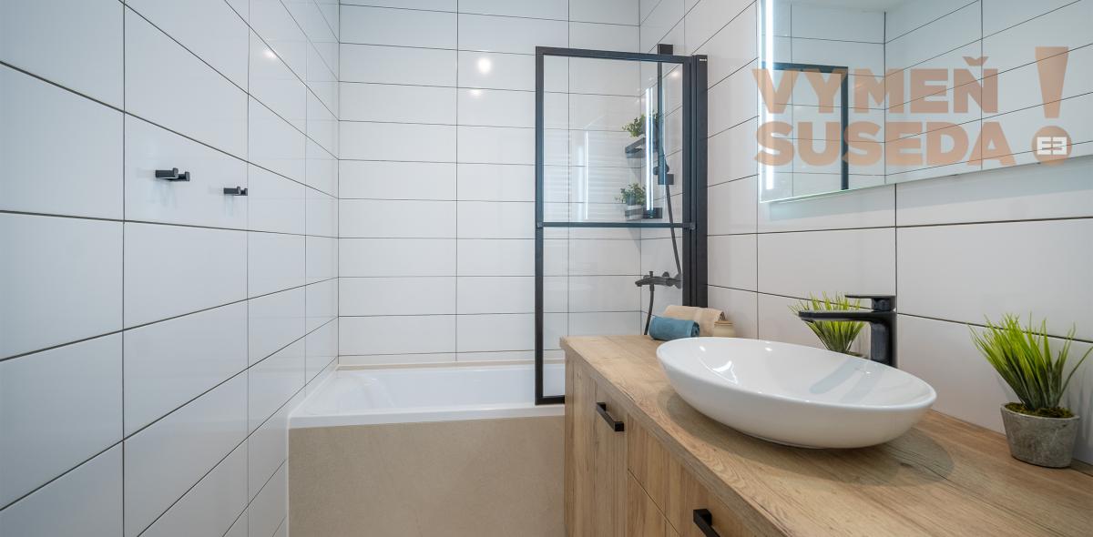 PREDANÉ! – VÝNIMOČNÝ 3 IZB. BYT S DVOMA BALKÓNMI V STAROM MESTE, KARADŽIČOVA UL.