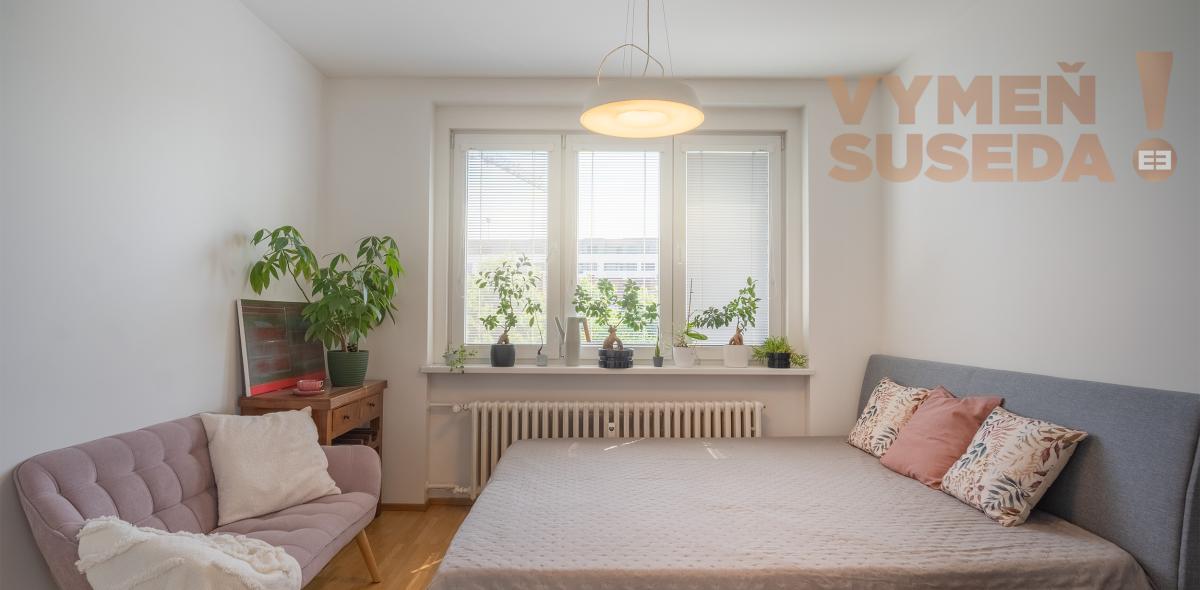 PREDANÉ! – VÝNIMOČNÝ 3 IZB. BYT S DVOMA BALKÓNMI V STAROM MESTE, KARADŽIČOVA UL.