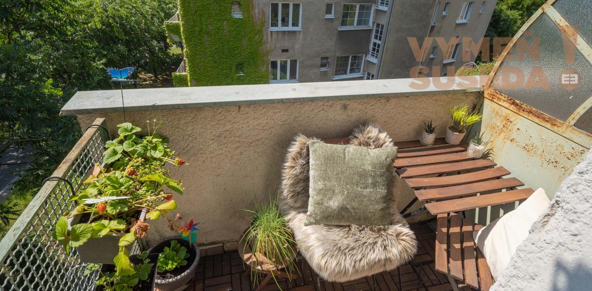 PREDANÉ! – VÝNIMOČNÝ 3 IZB. BYT S DVOMA BALKÓNMI V STAROM MESTE, KARADŽIČOVA UL.