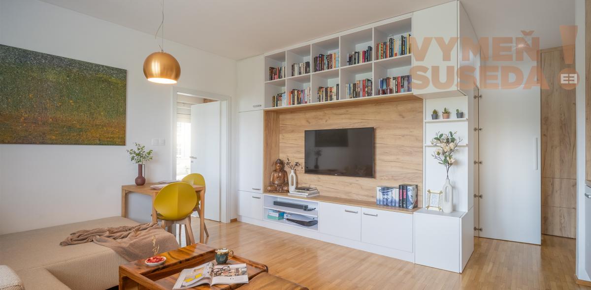 PREDANÉ! – VÝNIMOČNÝ 3 IZB. BYT S DVOMA BALKÓNMI V STAROM MESTE, KARADŽIČOVA UL.