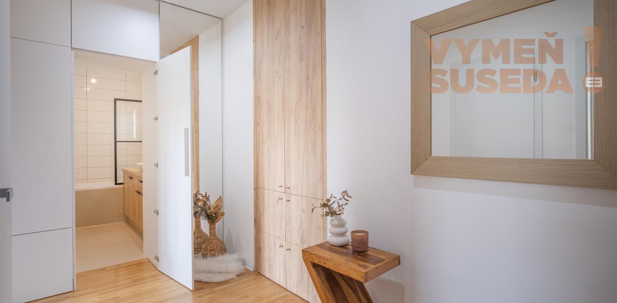 PREDANÉ! – VÝNIMOČNÝ 3 IZB. BYT S DVOMA BALKÓNMI V STAROM MESTE, KARADŽIČOVA UL.