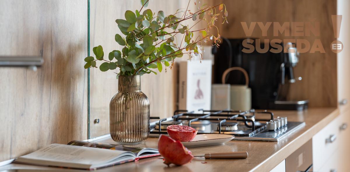 PREDANÉ! – VÝNIMOČNÝ 3 IZB. BYT S DVOMA BALKÓNMI V STAROM MESTE, KARADŽIČOVA UL.