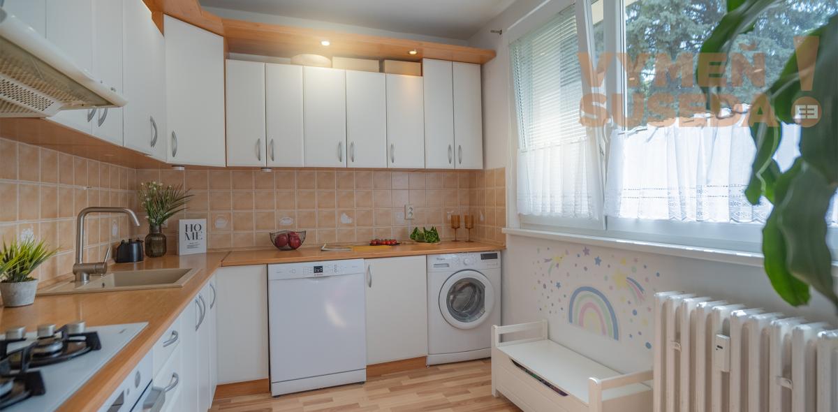 VYMEŇ SUSEDA ! - VÝNIMOČNÝ 3 IZB. ZREKONŠTRUOVANÝ BYT s LOGGIOU, VYHĽADÁVANÁ LOKALITA PETRŽALKA, UL. ALŽBETY GWERKOVEJ, BA V.