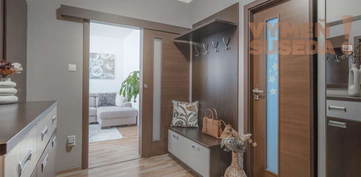 VYMEŇ SUSEDA ! - VÝNIMOČNÝ 3 IZB. ZREKONŠTRUOVANÝ BYT s LOGGIOU, VYHĽADÁVANÁ LOKALITA PETRŽALKA, UL. ALŽBETY GWERKOVEJ, BA V.