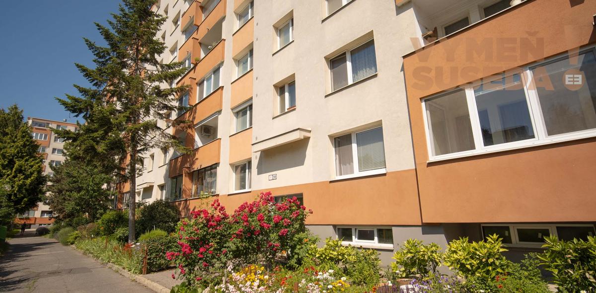 VYMEŇ SUSEDA ! - VÝNIMOČNÝ 3 IZB. ZREKONŠTRUOVANÝ BYT s LOGGIOU, VYHĽADÁVANÁ LOKALITA PETRŽALKA, UL. ALŽBETY GWERKOVEJ, BA V.