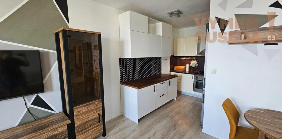 PRENAJATÉ! – VÝNIMOČNÝ 2 IZB. ZARIADENÝ BYT S BALKÓNOM, PET FRIENDLY, PRI ŠAJBÁCH, BA III, RAČA