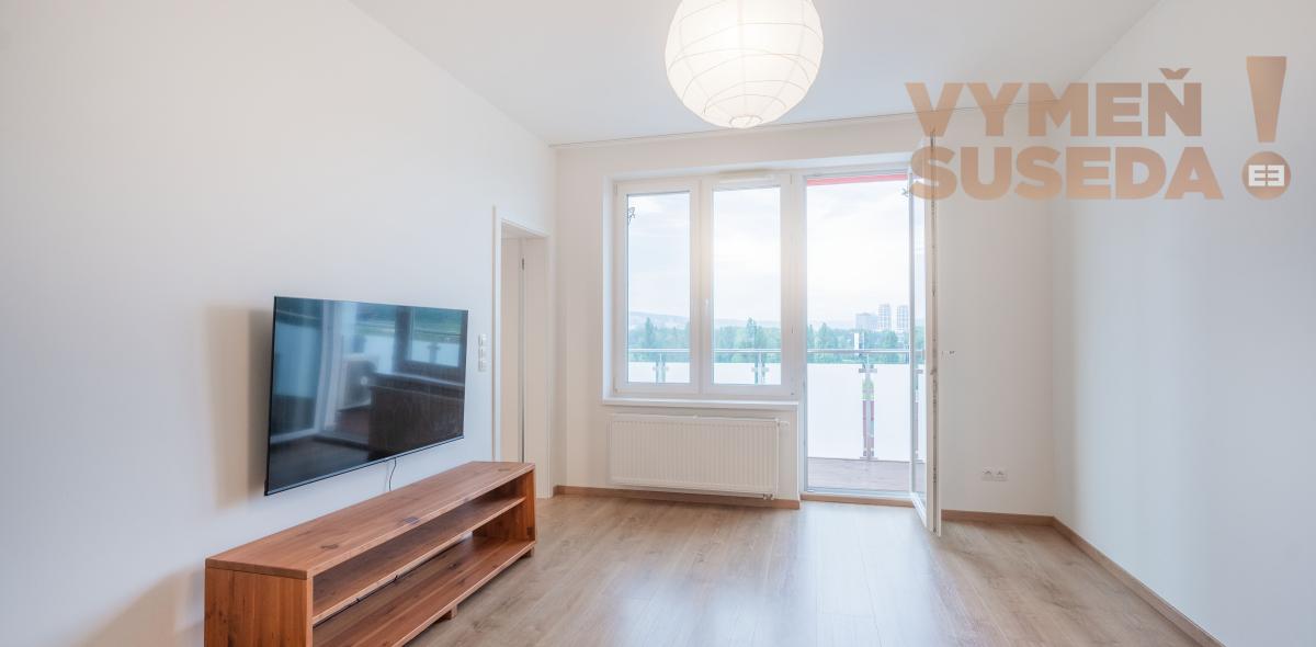 PREDANÉ! - Výnimočný, 4 izb. byt s terasou s krbom a parkovaním, s úžasným výhľadom na Bratislavu, Lužná ul., BA V.