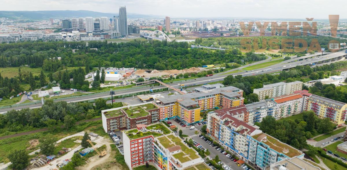 PREDANÉ! - Výnimočný, 4 izb. byt s terasou s krbom a parkovaním, s úžasným výhľadom na Bratislavu, Lužná ul., BA V.