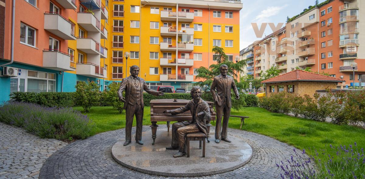 PREDANÉ! - Výnimočný, 4 izb. byt s terasou s krbom a parkovaním, s úžasným výhľadom na Bratislavu, Lužná ul., BA V.