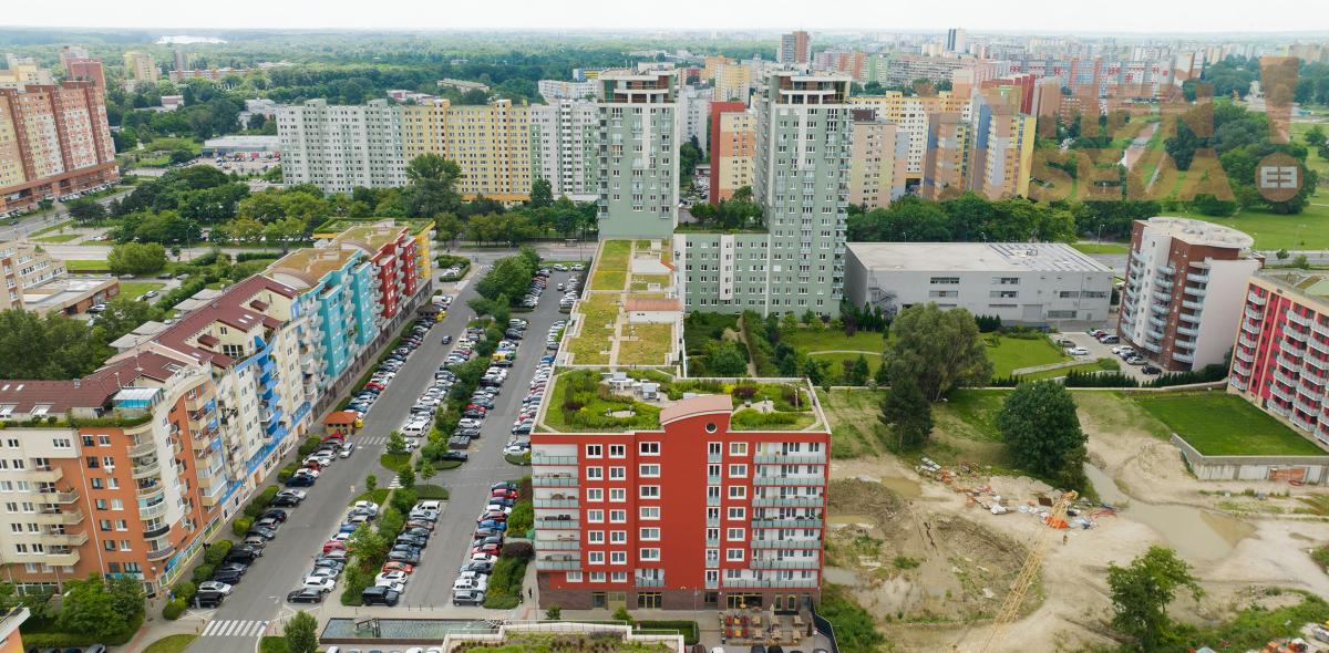 PREDANÉ! - Výnimočný, 4 izb. byt s terasou s krbom a parkovaním, s úžasným výhľadom na Bratislavu, Lužná ul., BA V.