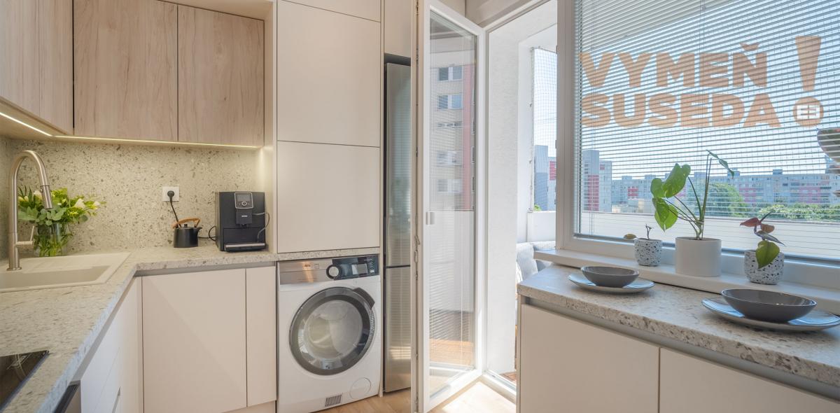 PREDANÉ - VÝNIMOČNÝ 2 IZB. ZREKONŠTRUOVANÝ BYT s BALKÓNOM, VYHĽADÁVANÁ LOKALITA, LACHOVÁ UL., BA V.