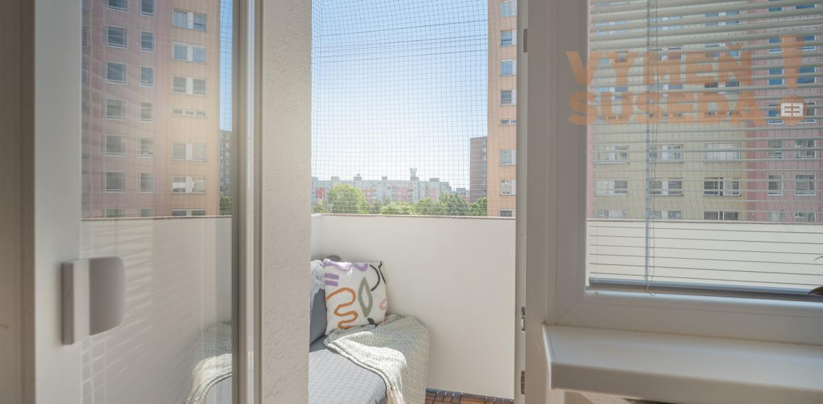 PREDANÉ - VÝNIMOČNÝ 2 IZB. ZREKONŠTRUOVANÝ BYT s BALKÓNOM, VYHĽADÁVANÁ LOKALITA, LACHOVÁ UL., BA V.