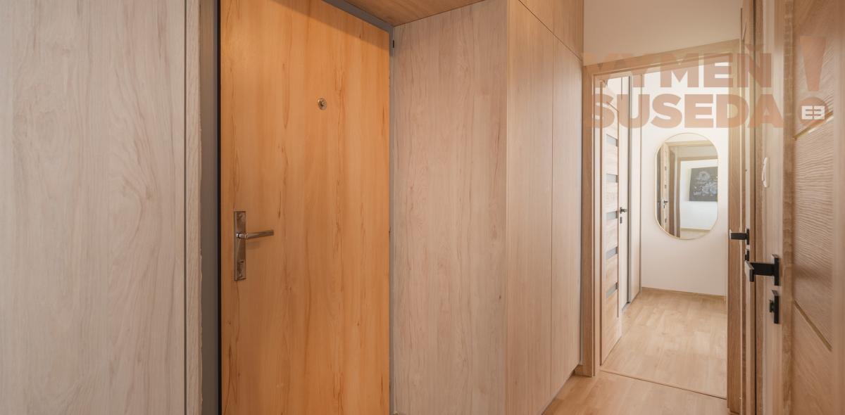 PREDANÉ - VÝNIMOČNÝ 2 IZB. ZREKONŠTRUOVANÝ BYT s BALKÓNOM, VYHĽADÁVANÁ LOKALITA, LACHOVÁ UL., BA V.