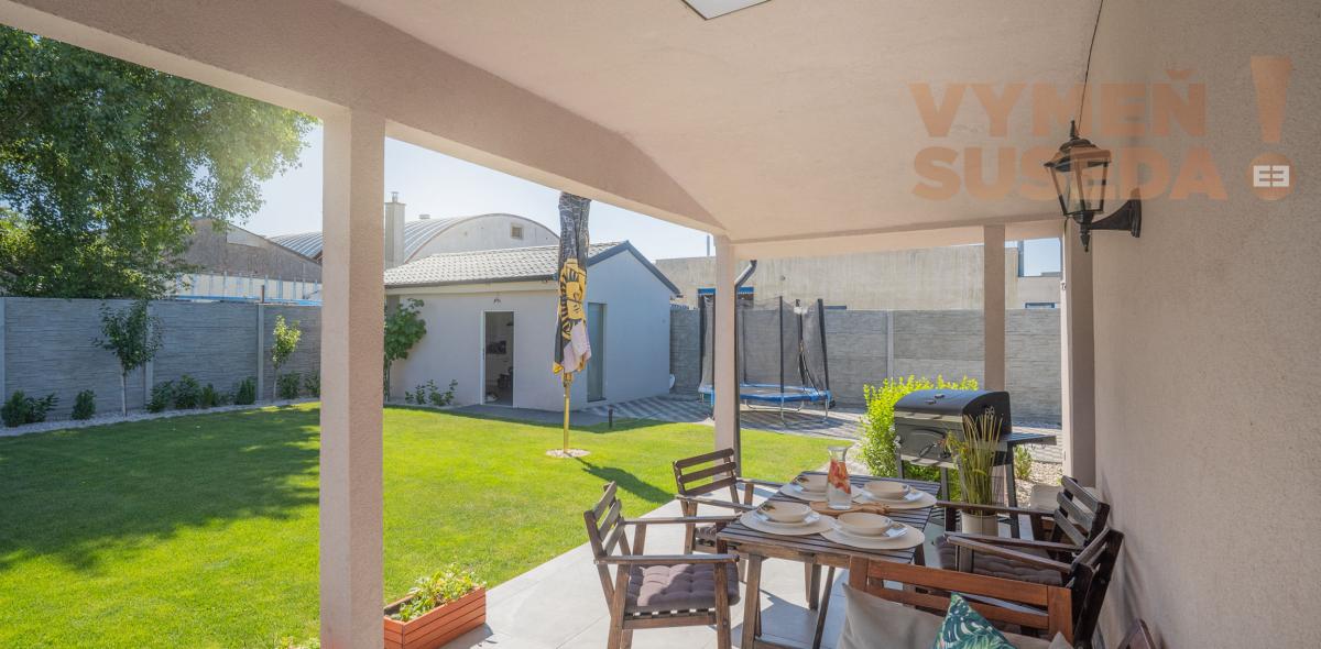 VYMEŇ SUSEDA! – VÝNIMOČNE VEĽKÝ 4 IZB. RODINNÝ DOM S KRÁSNYM POZEMKOM V SLEPEJ ULICI, MILOSLAVOV