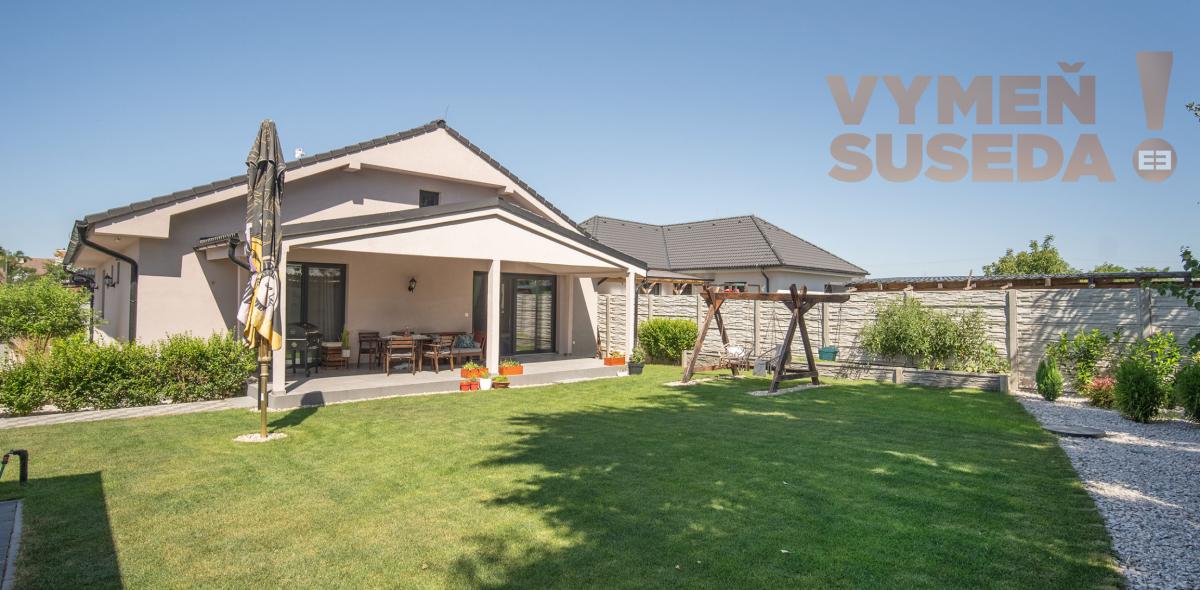 VYMEŇ SUSEDA! – VÝNIMOČNE VEĽKÝ 4 IZB. RODINNÝ DOM S KRÁSNYM POZEMKOM V SLEPEJ ULICI, MILOSLAVOV