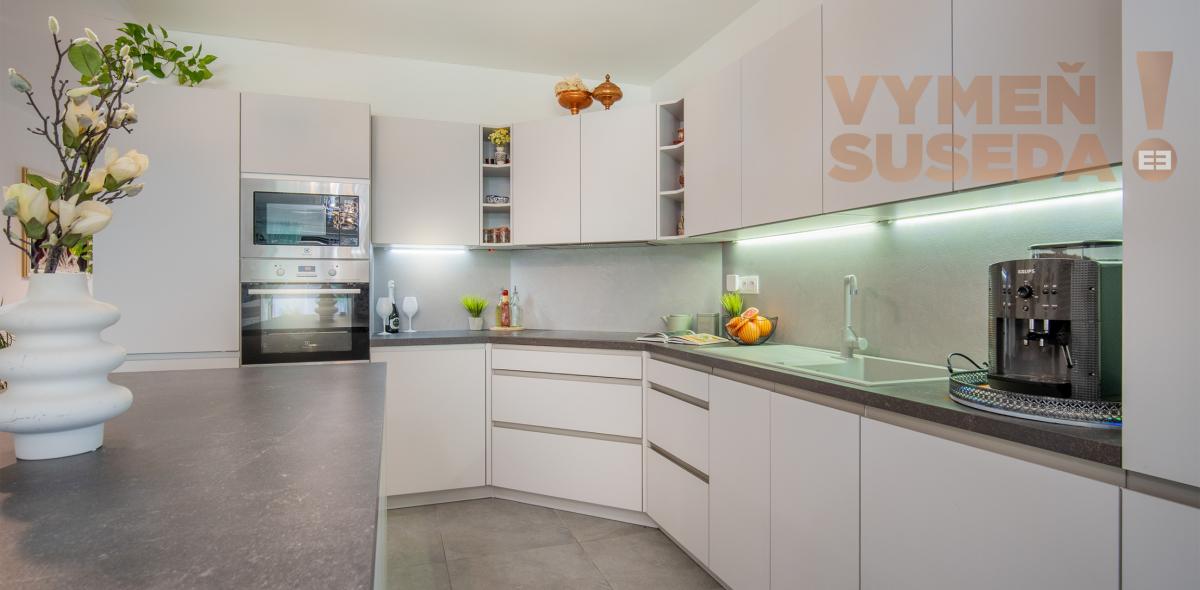 VYMEŇ SUSEDA! – VÝNIMOČNE VEĽKÝ 4 IZB. RODINNÝ DOM S KRÁSNYM POZEMKOM V SLEPEJ ULICI, MILOSLAVOV