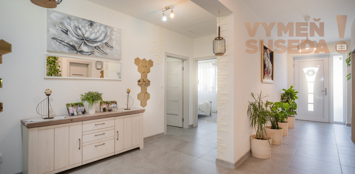 VYMEŇ SUSEDA! – VÝNIMOČNE VEĽKÝ 4 IZB. RODINNÝ DOM S KRÁSNYM POZEMKOM V SLEPEJ ULICI, MILOSLAVOV