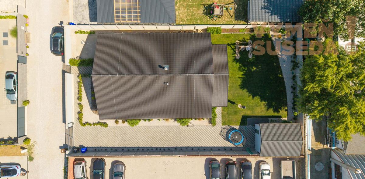 VYMEŇ SUSEDA! – VÝNIMOČNE VEĽKÝ 4 IZB. RODINNÝ DOM S KRÁSNYM POZEMKOM V SLEPEJ ULICI, MILOSLAVOV