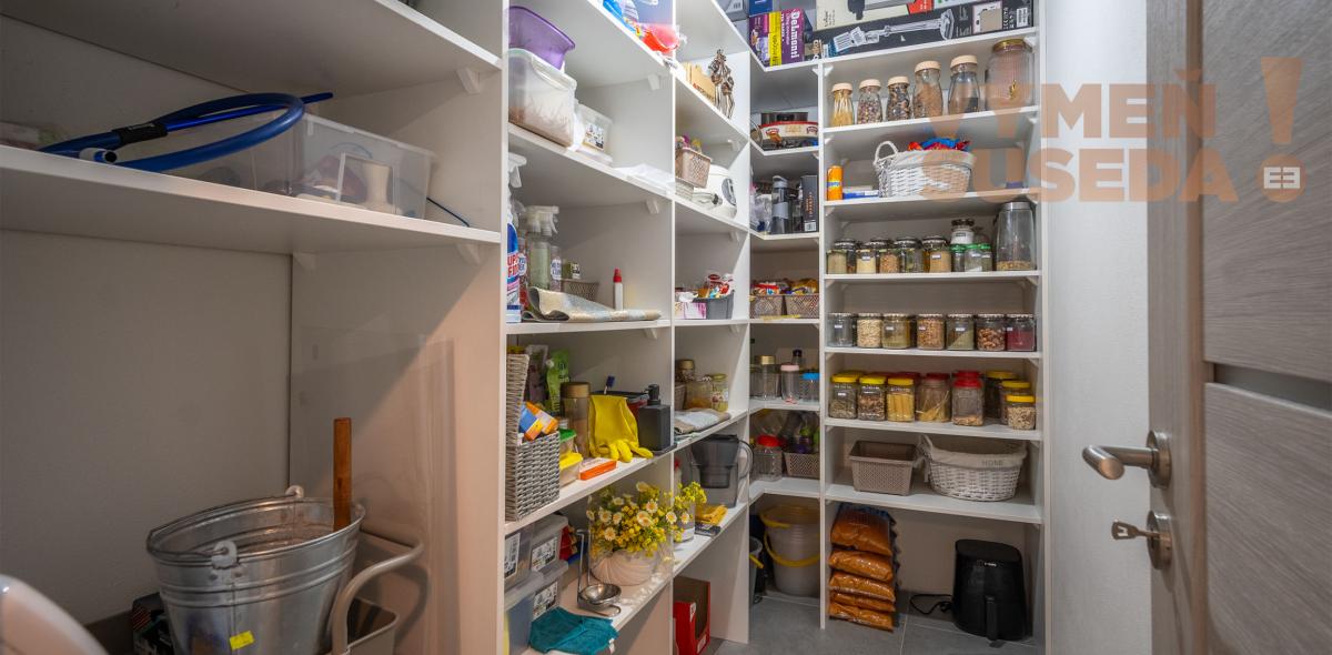 VYMEŇ SUSEDA! – VÝNIMOČNE VEĽKÝ 4 IZB. RODINNÝ DOM S KRÁSNYM POZEMKOM V SLEPEJ ULICI, MILOSLAVOV