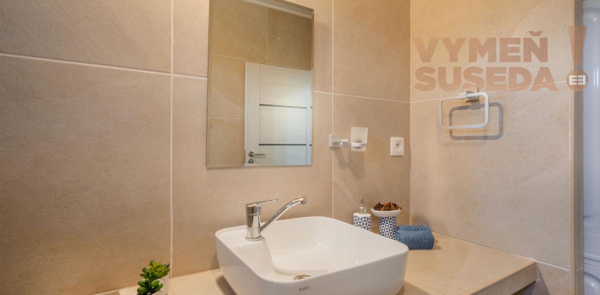 VYMEŇ SUSEDA! – VÝNIMOČNE VEĽKÝ 4 IZB. RODINNÝ DOM S KRÁSNYM POZEMKOM V SLEPEJ ULICI, MILOSLAVOV