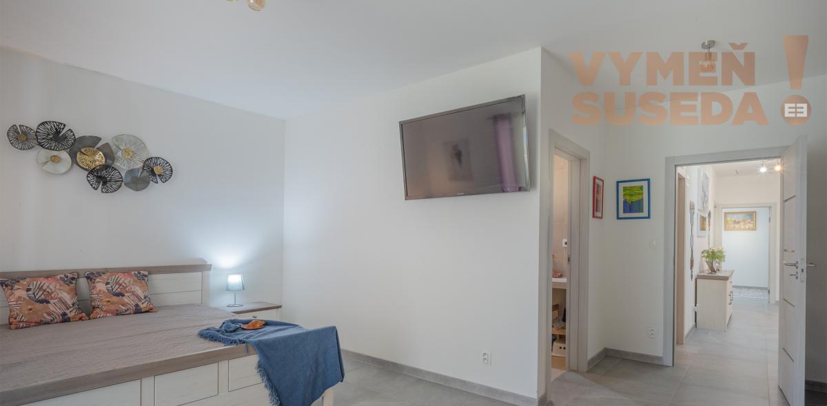 VYMEŇ SUSEDA! – VÝNIMOČNE VEĽKÝ 4 IZB. RODINNÝ DOM S KRÁSNYM POZEMKOM V SLEPEJ ULICI, MILOSLAVOV