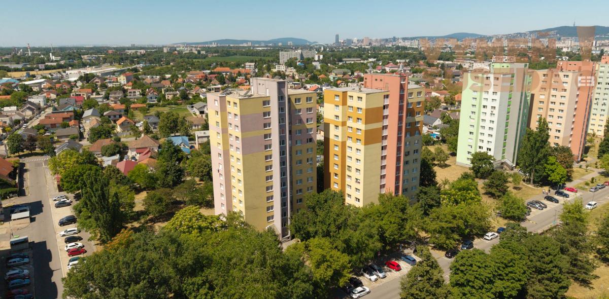 PREDANÉ - VÝNIMOČNE SITUOVANÝ 1,5 IZB. BYT S PIVNIČNOU KOBKOU, BALTSKÁ UL., BA II.