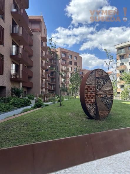 VYMEŇ SUSEDA! – VÝNIMOČNÝ, PRIESTRANNÝ 2 IZB.  BYT S BALKÓNOM A PIVNICOU, KOŠICKÁ UL., RUŽINOV, BA II