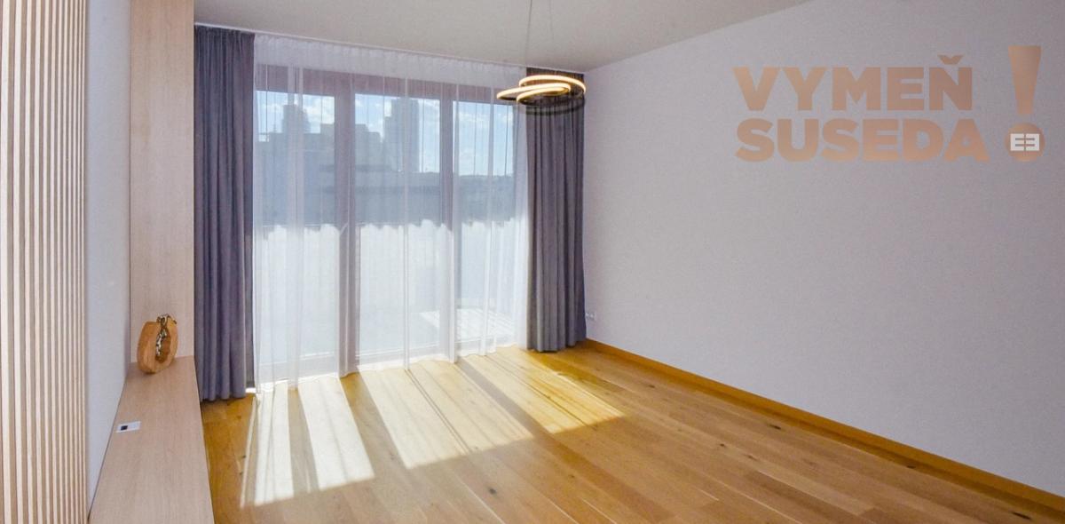 VYMEŇ SUSEDA! – VÝNIMOČNÝ, PRIESTRANNÝ 2 IZB.  BYT S BALKÓNOM A PIVNICOU, KOŠICKÁ UL., RUŽINOV, BA II