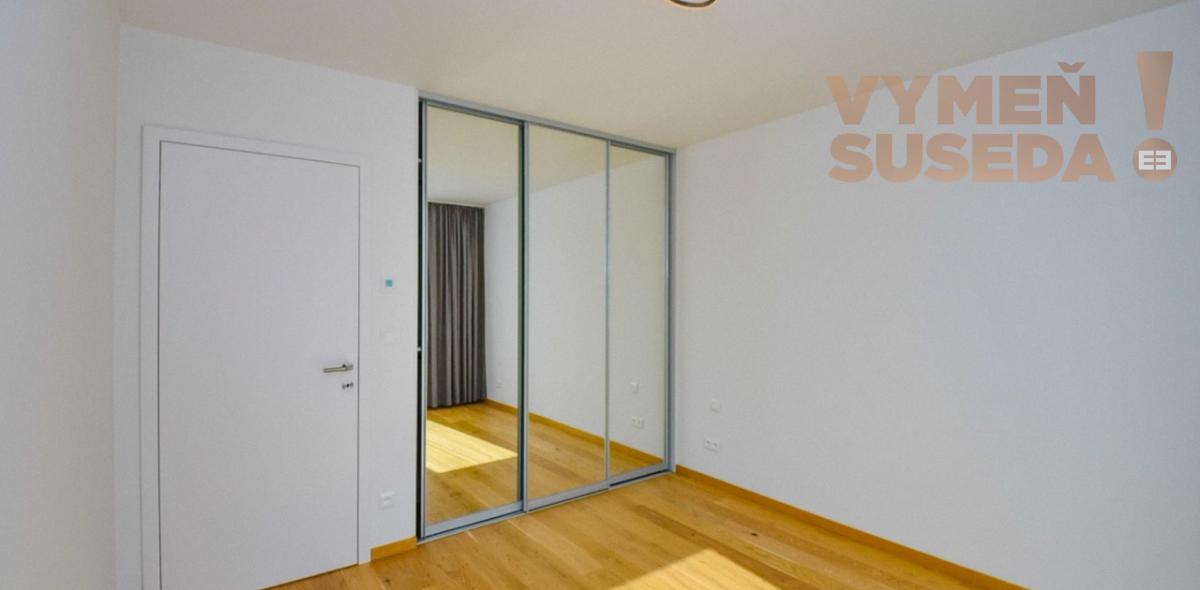 VYMEŇ SUSEDA! – VÝNIMOČNÝ, PRIESTRANNÝ 2 IZB.  BYT S BALKÓNOM A PIVNICOU, KOŠICKÁ UL., RUŽINOV, BA II