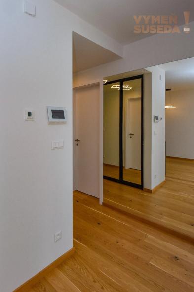 VYMEŇ SUSEDA! – VÝNIMOČNÝ, PRIESTRANNÝ 2 IZB.  BYT S BALKÓNOM A PIVNICOU, KOŠICKÁ UL., RUŽINOV, BA II