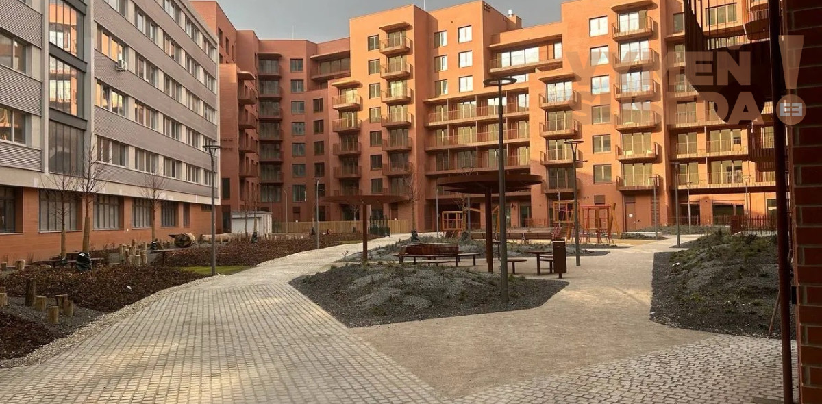 VYMEŇ SUSEDA! – VÝNIMOČNÝ, PRIESTRANNÝ 2 IZB.  BYT S BALKÓNOM A PIVNICOU, KOŠICKÁ UL., RUŽINOV, BA II