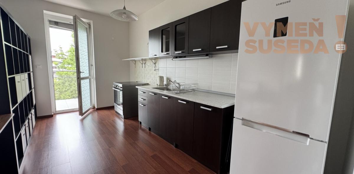 VYMEŇ SUSEDA! – VÝNIMOČNÝ 2 IZB. ZARIADENÝ BYT S TERASOU, KLENOVÁ UL., BA III, NOVÉ MESTO - KRAMÁRE