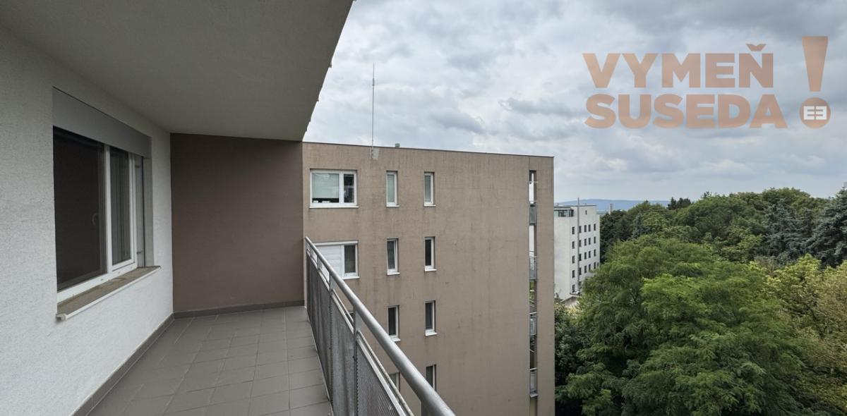 VYMEŇ SUSEDA! – VÝNIMOČNÝ 2 IZB. ZARIADENÝ BYT S TERASOU, KLENOVÁ UL., BA III, NOVÉ MESTO - KRAMÁRE