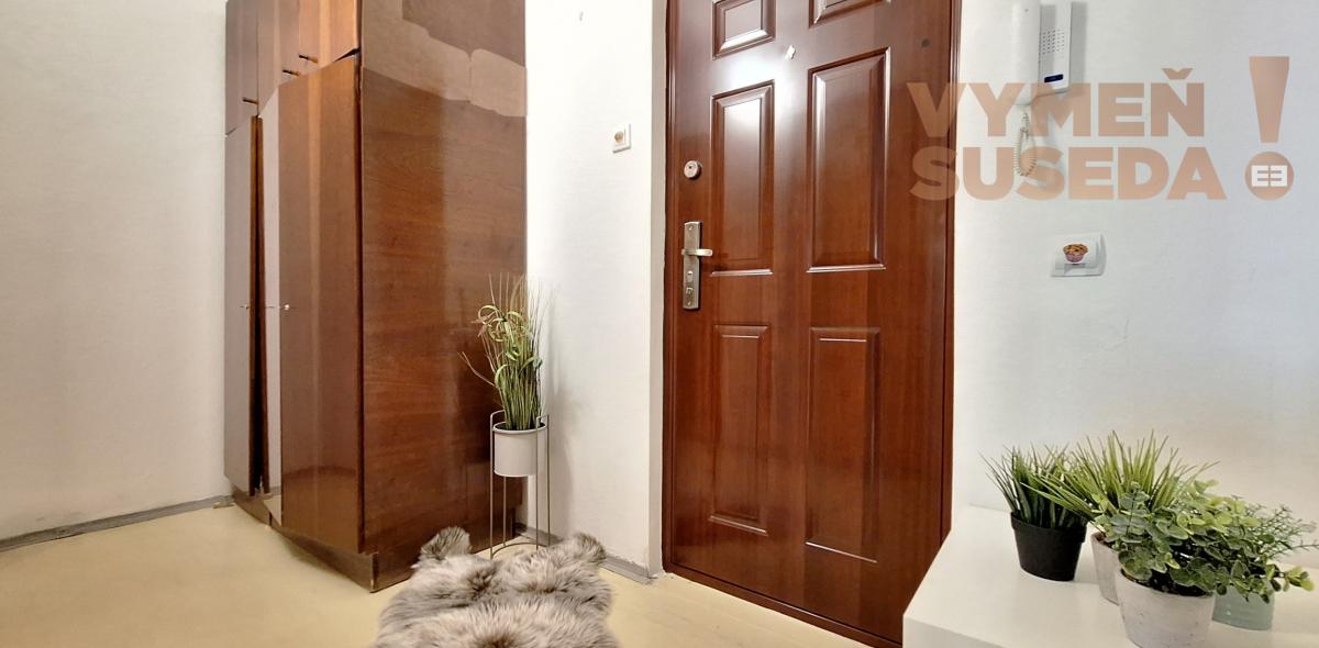 PREDANÉ - VÝNIMOČNÝ 1 IZB. BYT s LOGGIOU, VYHĽADÁVANÁ LOKALITA RUŽINOV, REZEDOVÁ UL., BA II.