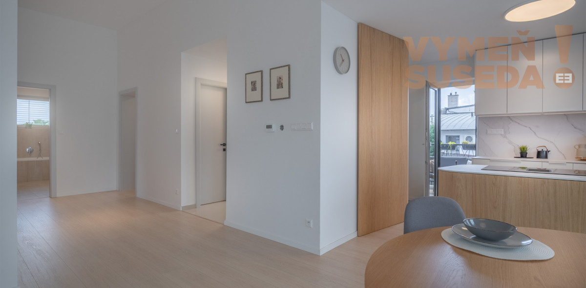 VYMEŇ SUSEDA! - Výnimočný, 4 izb. byt s terasou, vysokými stropmi, pozemkom, zariadený vo vysokom štandarde, NOVOSTAVBA, LOZORNO.