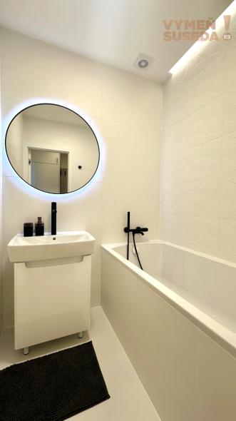 PRENAJATÉ! - VÝNIMOČNÝ 1 IZB. KOMPLETNE ZREKONŠTRUOVANÝ, ZARIADENÝ BYT, SILVÁNSKA, KARLOVA VES.