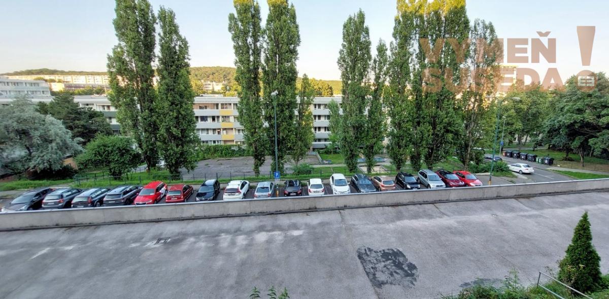 PRENAJATÉ! - VÝNIMOČNÝ 1 IZB. KOMPLETNE ZREKONŠTRUOVANÝ, ZARIADENÝ BYT, SILVÁNSKA, KARLOVA VES.